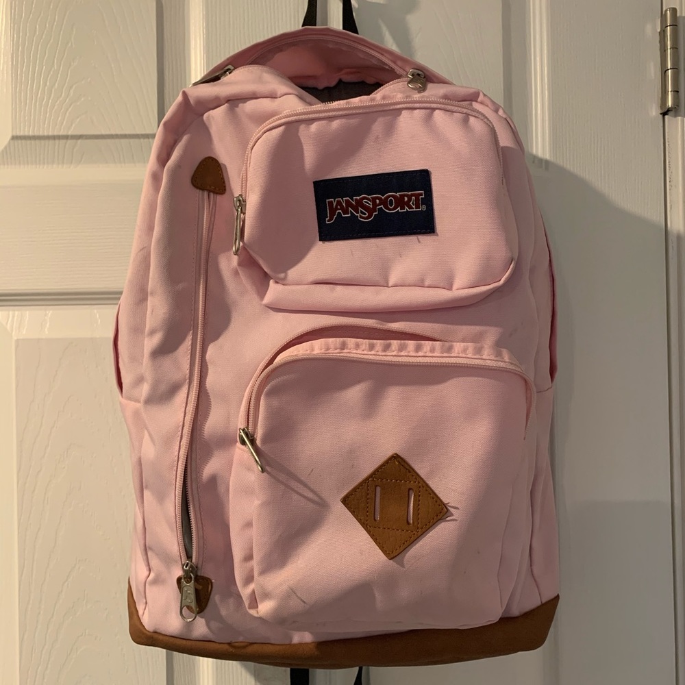 I’m selling a Jansport backpack (light pink)!